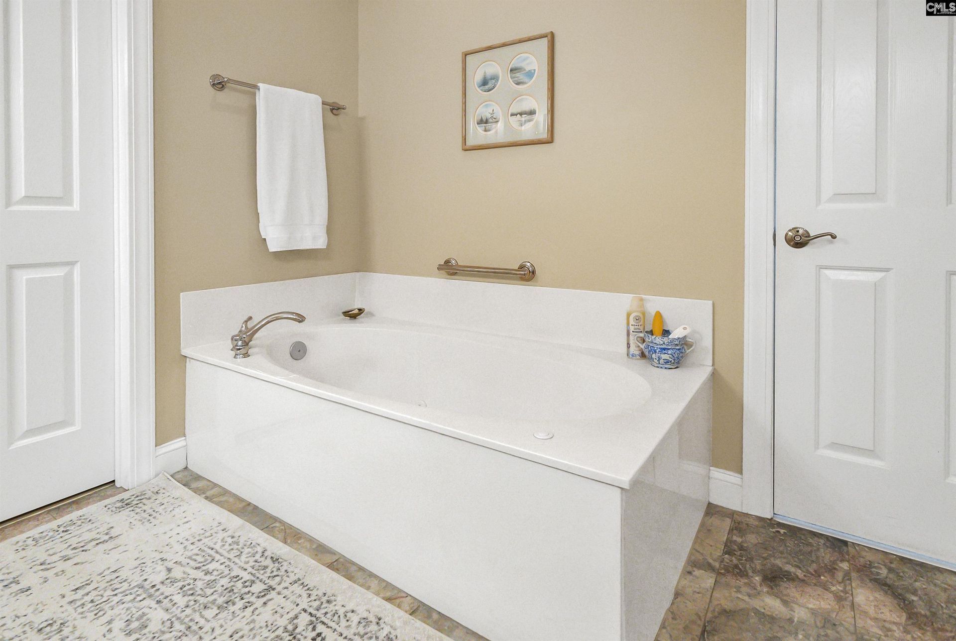 104 Lake Hilton Drive  Photo 29