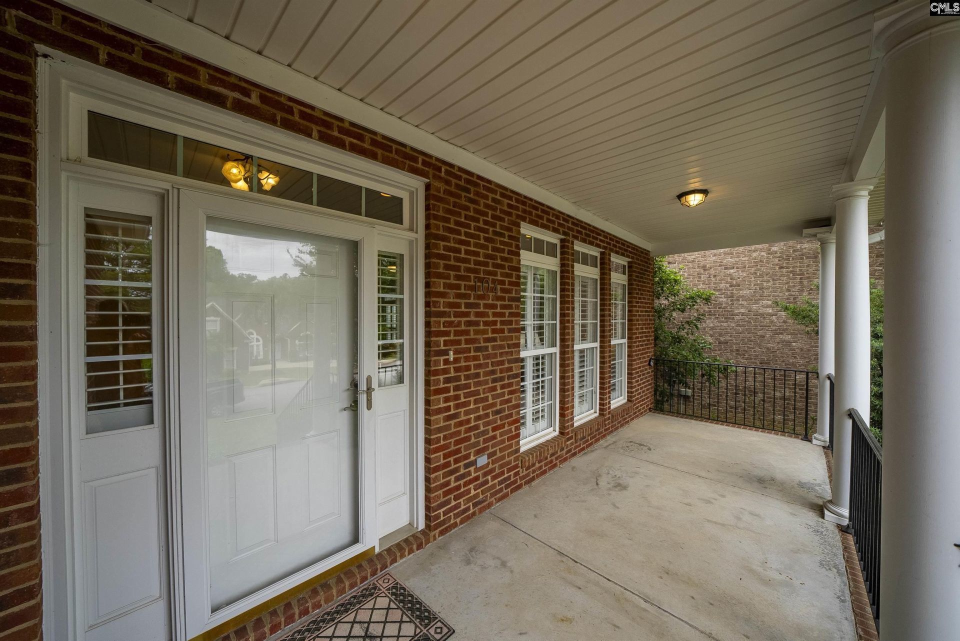 104 Lake Hilton Drive  Photo 4