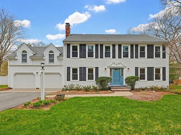 26 Kittredge St, Walpole, MA 02081