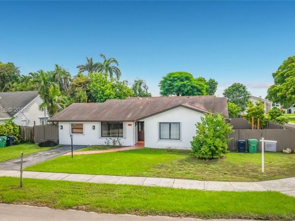 9825 SW 132nd Ct, Miami, FL 33186