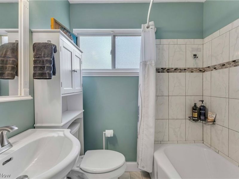 6355 Dellrose Drive, Parma Heights, OH 44130 Photo 19