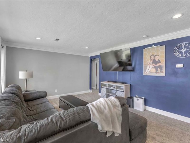 6355 Dellrose Drive, Parma Heights, OH 44130 Photo 3