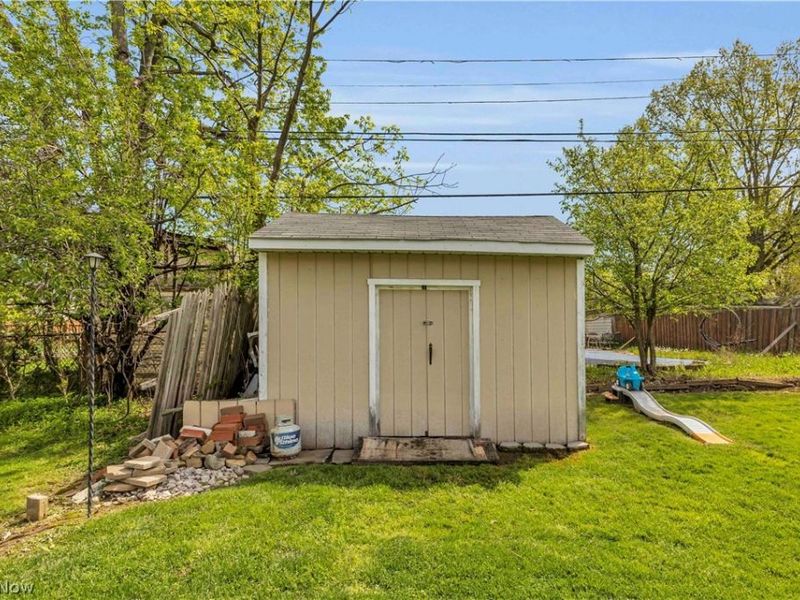 6355 Dellrose Drive, Parma Heights, OH 44130 Photo 31