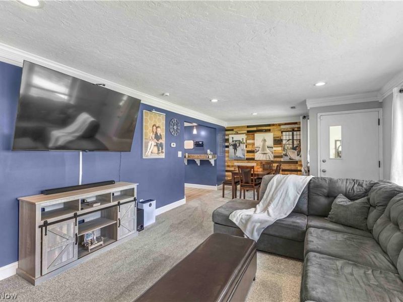 6355 Dellrose Drive, Parma Heights, OH 44130 Photo 5