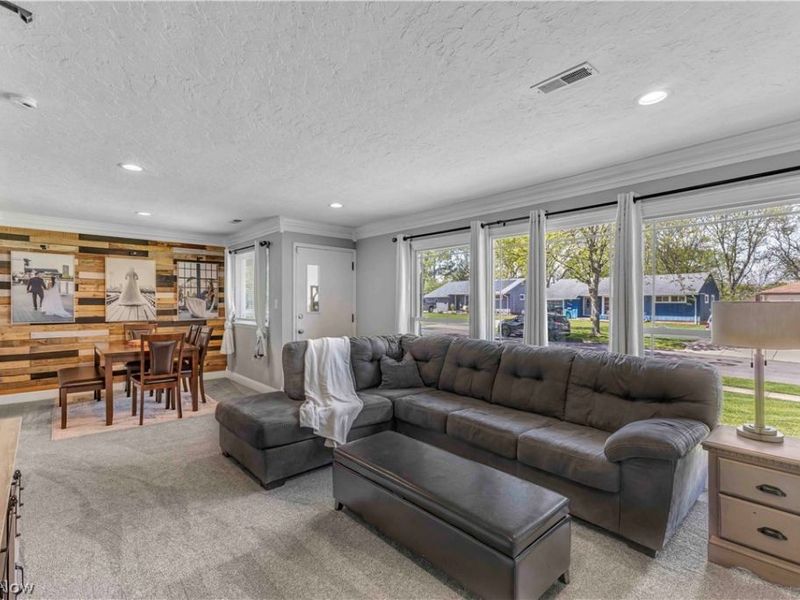 6355 Dellrose Drive, Parma Heights, OH 44130 Photo 6