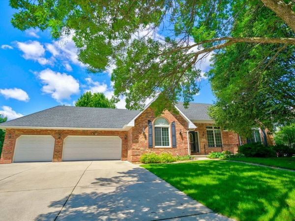 888 Chalfont Drive, Sun Prairie, WI 53590