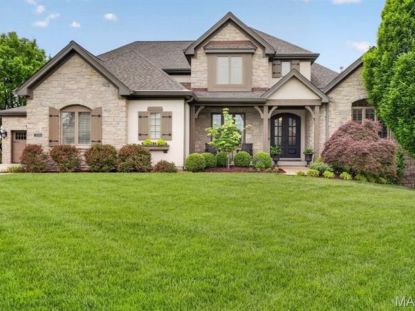 12868 Willow Pond Court, Des Peres, MO 63131