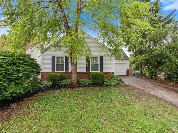 9722 Mueck Terrace, Webster Groves, MO 63119