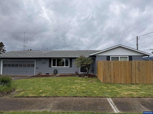 1148 Darlene Av, Springfield, OR 97477