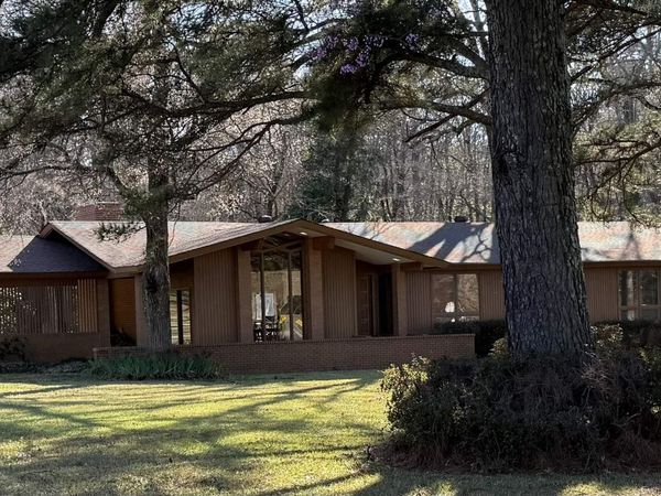 18209 Cantrell, Little Rock, AR 72223