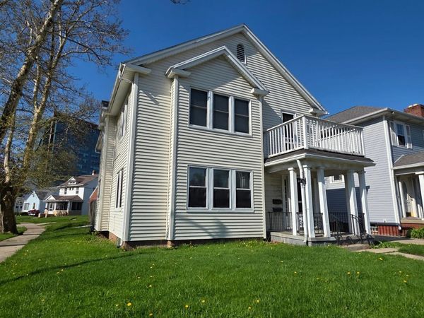 3835 Monroe Street , Toledo, OH 43606