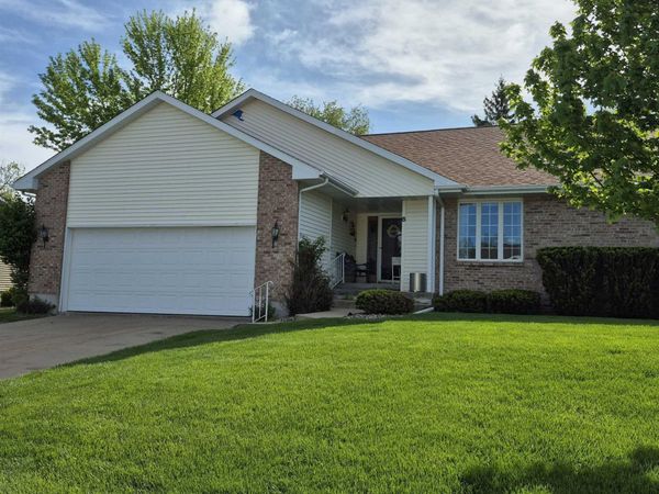 6 Weaver Dr., Ottumwa, IA 52501