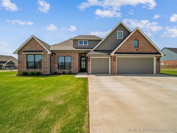 5730 E 141st Place N, Collinsville, OK 74021
