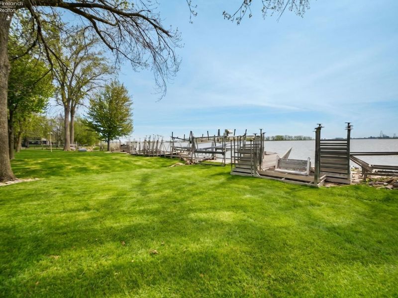 3205 Confederate Drive, Marblehead, OH 43440 Photo 5