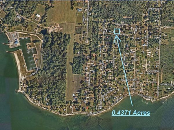 100 Orchard Lane, Kelleys Island, OH 43438