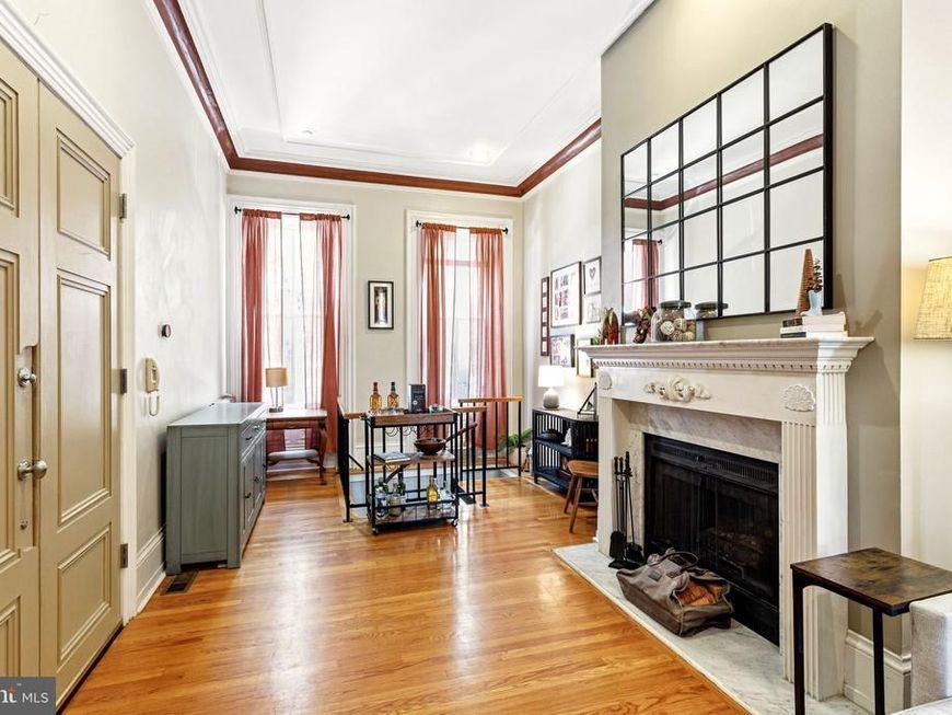1712 Wallace Street, Unit 101, Philadelphia, PA 19130 Main Photo