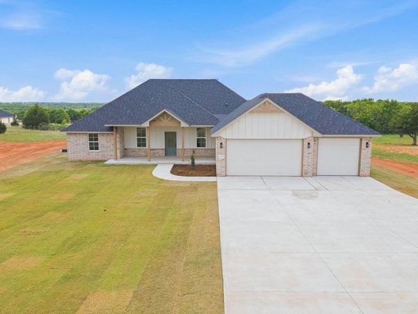 1228 Twin Oaks Drive, Blanchard, OK 73010