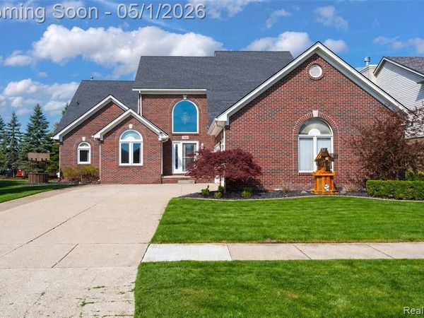 48333 Manchester Drive, Macomb Twp, MI 48044