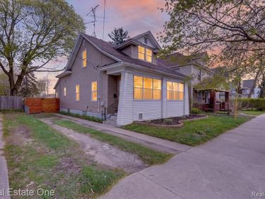 444 Diamond Avenue NE, Grand Rapids, MI 49503
