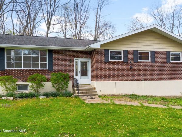 43 Walden Drive , Mountaintop, PA 18707