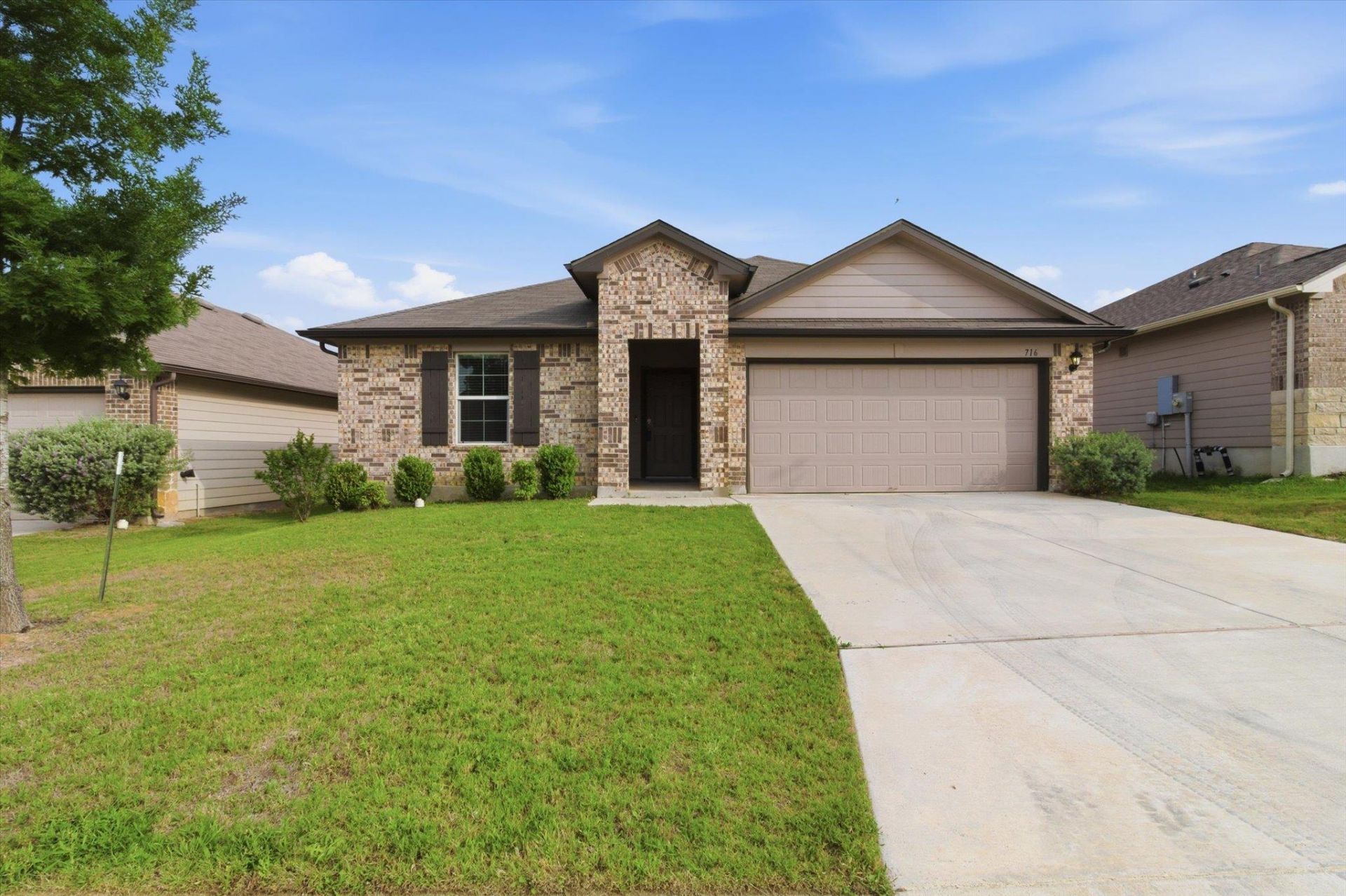 716 Monarch Dr, Seguin, TX 78155 Main Photo