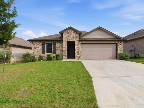 716 Monarch DR, Seguin, TX 78155