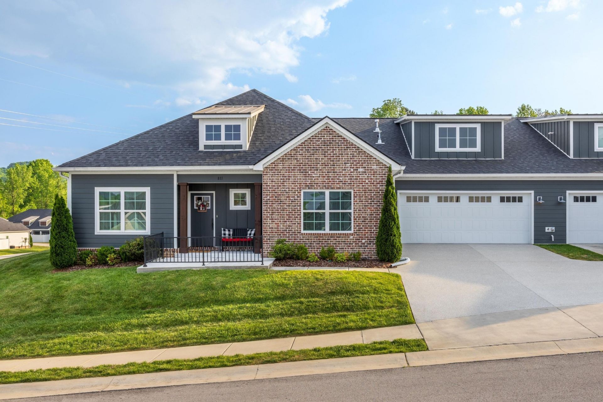 811 Wellstone Drive, Chattanooga, TN 37405 Main Photo