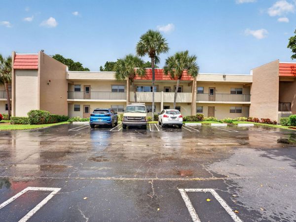 2800 Fiore Way, Unit 212, Delray Beach, FL 33445