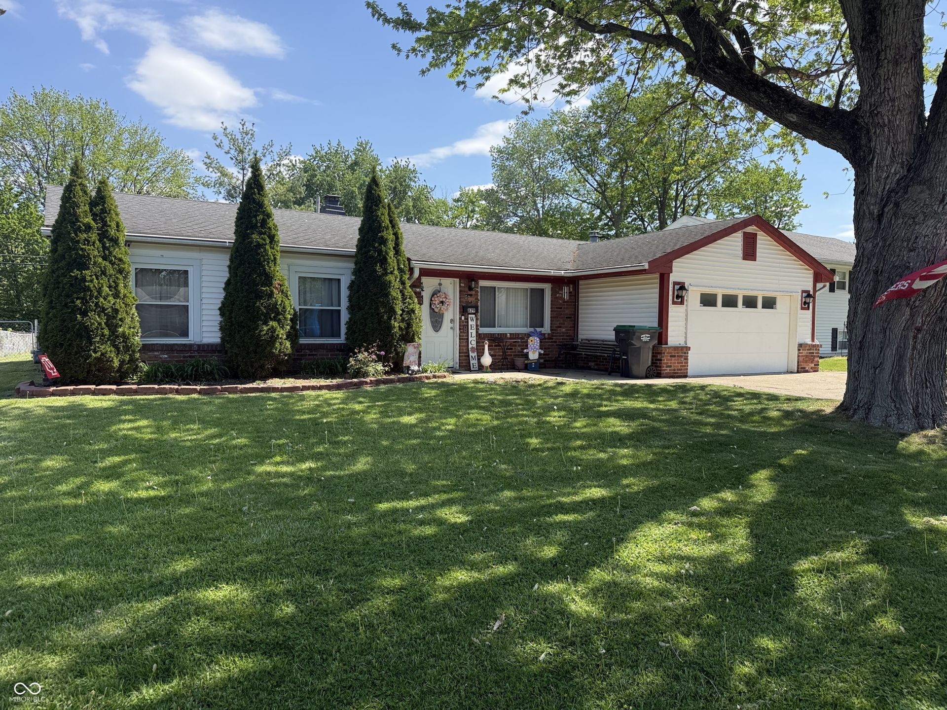 829 Delbrook Drive, Whiteland, IN 46184 Main Photo