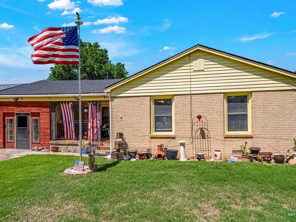 2107 NW Bell Ave, Lawton, OK 73507