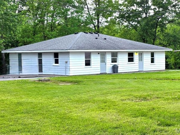 7002 Hayton School Road , Carbondale, IL 62902