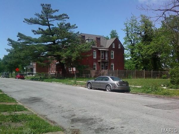 3237 Barrett Street, St Louis, MO 63107