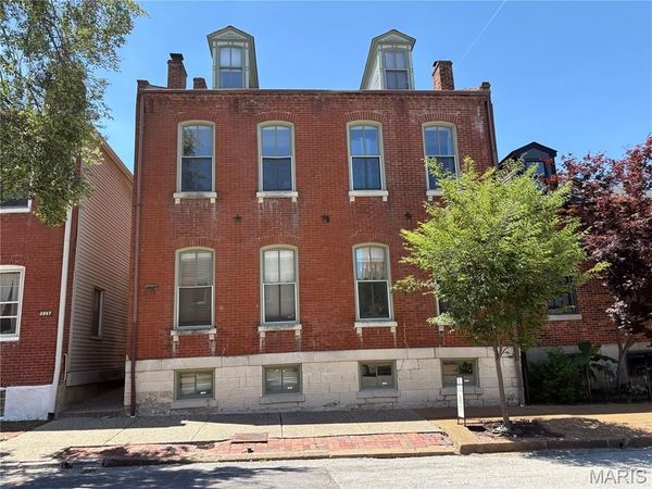 2343 Menard Street, St Louis, MO 63104