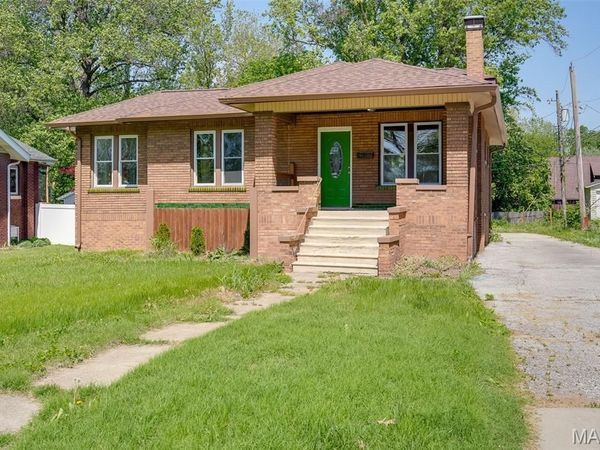 24 S 95th Street, Belleville, IL 62223