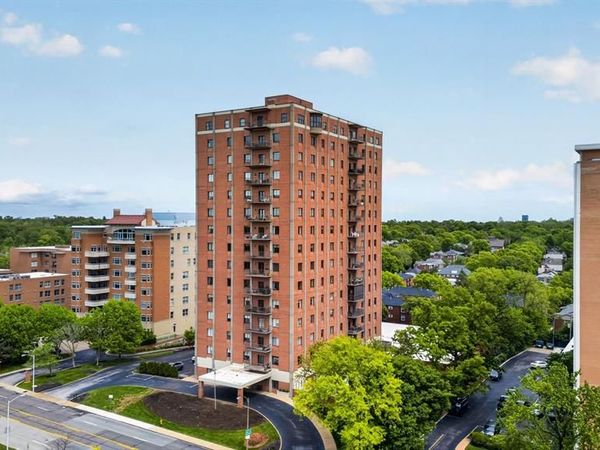 816 S Hanley Road , Unit 14B, Clayton, MO 63105