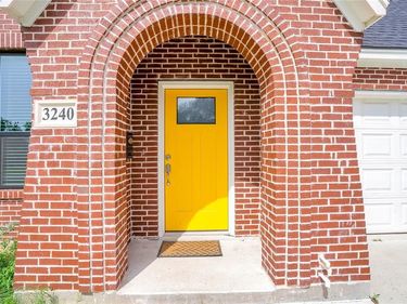 3240 Sandage Avenue, Fort Worth, TX 76109