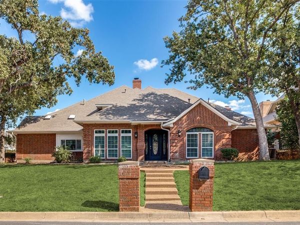 2103 Bay Club Drive, Arlington, TX 76013