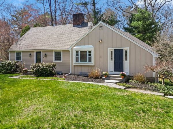26 Parsonage Ln, Topsfield, MA 01983
