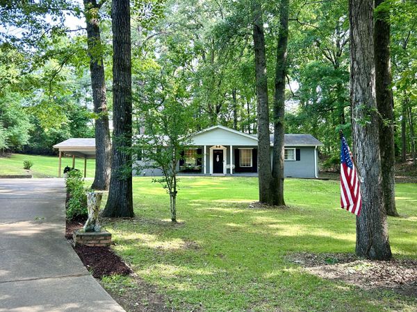 247 Hillwood, Columbus, MS 39705