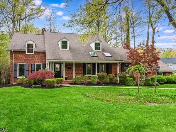 71 Tree Top Dr, Springfield, NJ 07081
