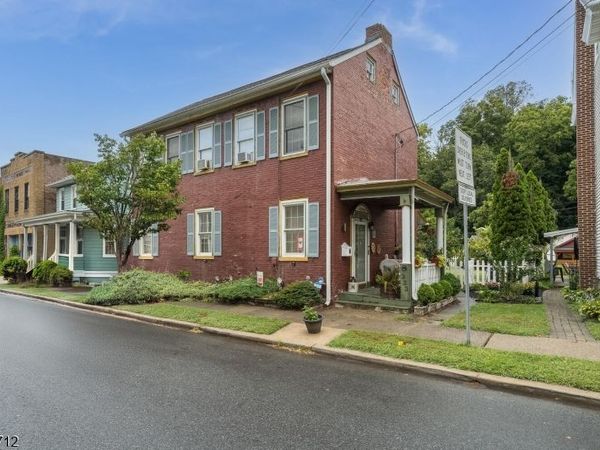 323 Water St, Belvidere, NJ 07823