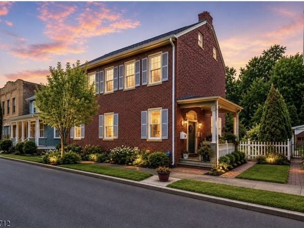 323 Water St, Belvidere, NJ 07823