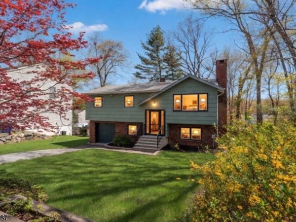 307 Santa Fe Trl, Hopatcong, NJ 07843