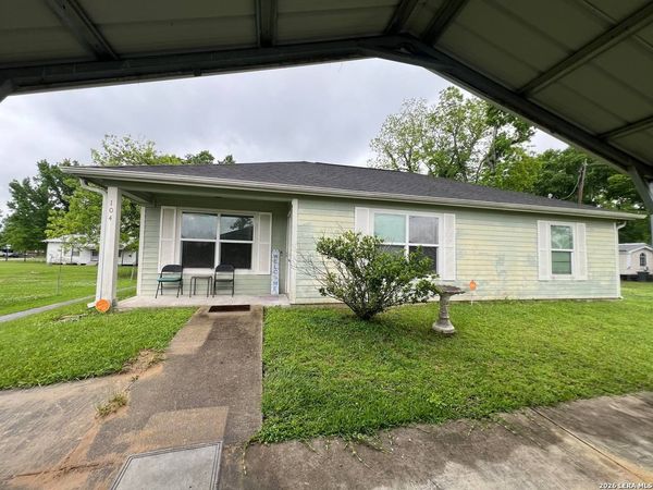 104 W Main, Liberty, TX 77575