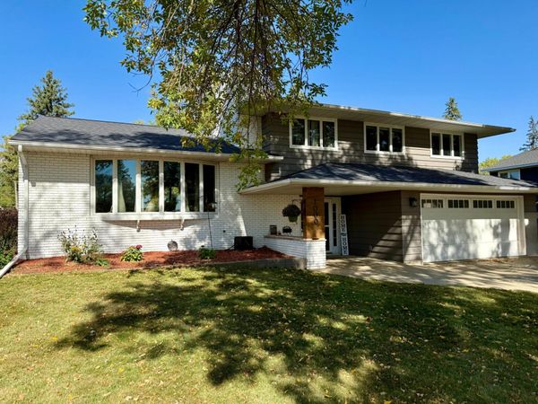 1000 W Birch Avenue, Olivia, MN 56277