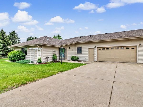 2940 12th Avenue S, Moorhead, MN 56560