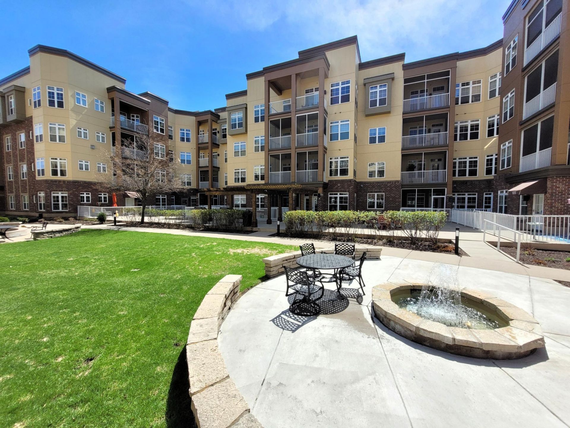 2550 38th Avenue Ne, Unit 108, Saint Anthony, MN 55421 Main Photo