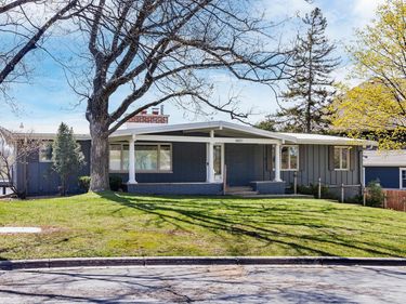 5621 Interlachen Circle , Edina, MN 55436