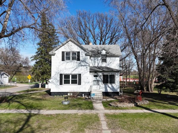 404 2nd Street S, Wahpeton, ND 58075