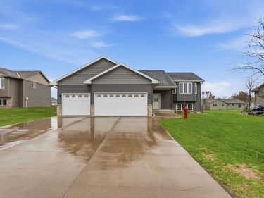 201 10th Street SE, Freeport, MN 56331